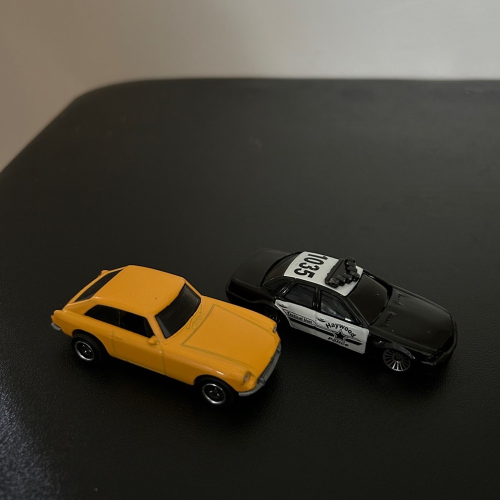 Assorted Die-Cast Toy Cars Set - Picture 4 of 9